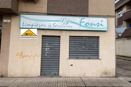 Commercial premise for sale in Jesus Arambarri, Salamanca. 